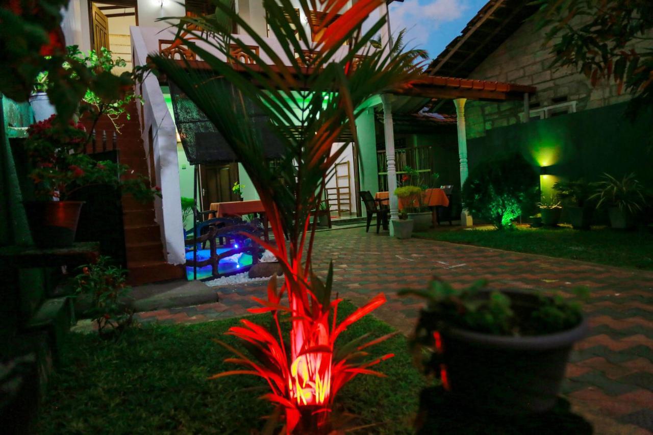 Sanda Hiru Guest Mirissa Luaran gambar